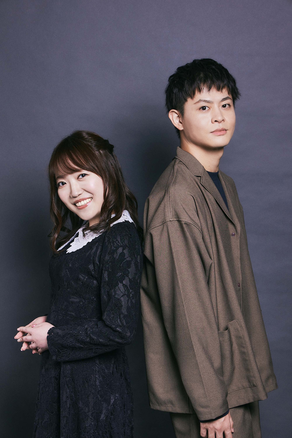 左から久野美咲、石毛翔弥。