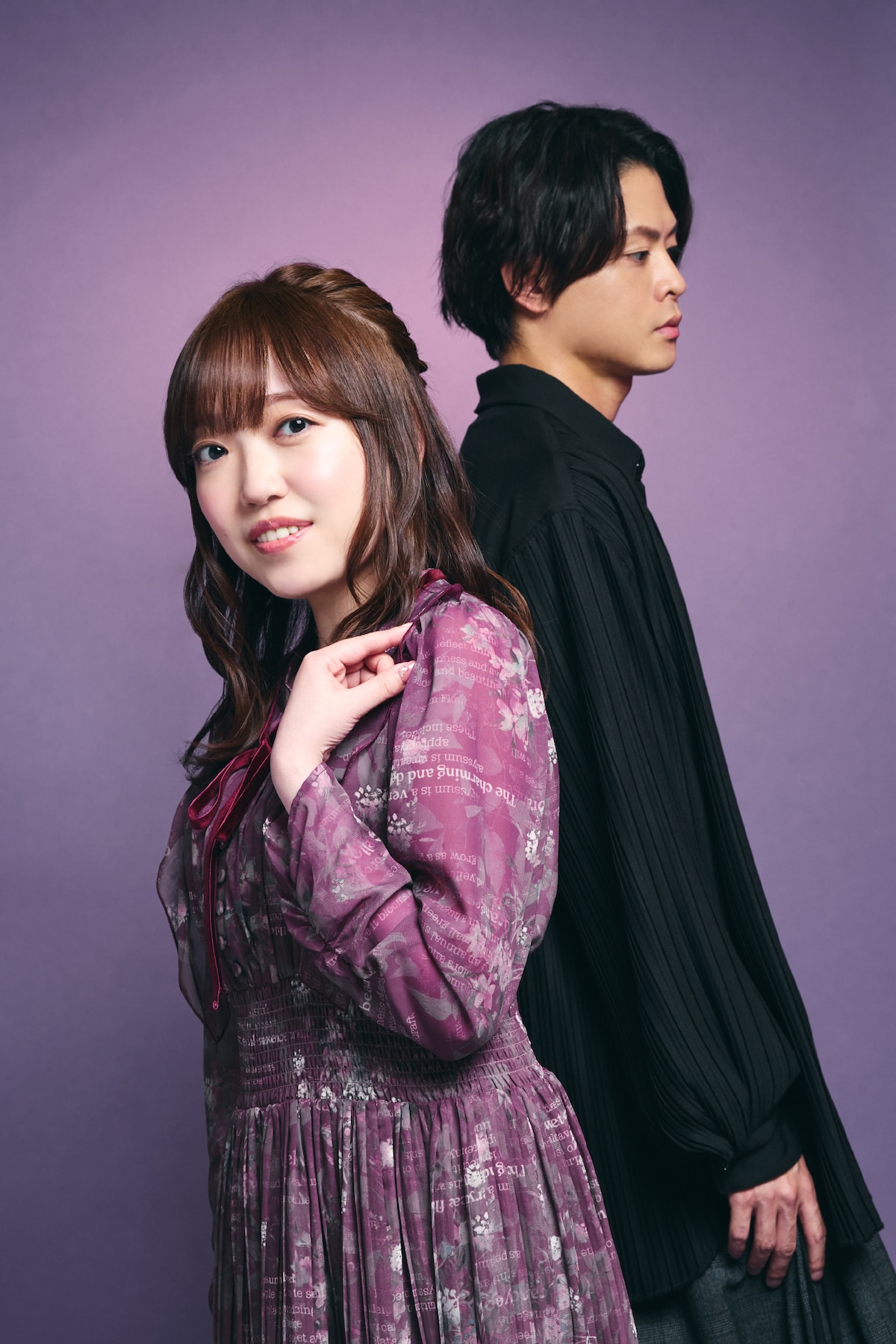 左から久野美咲、石毛翔弥。