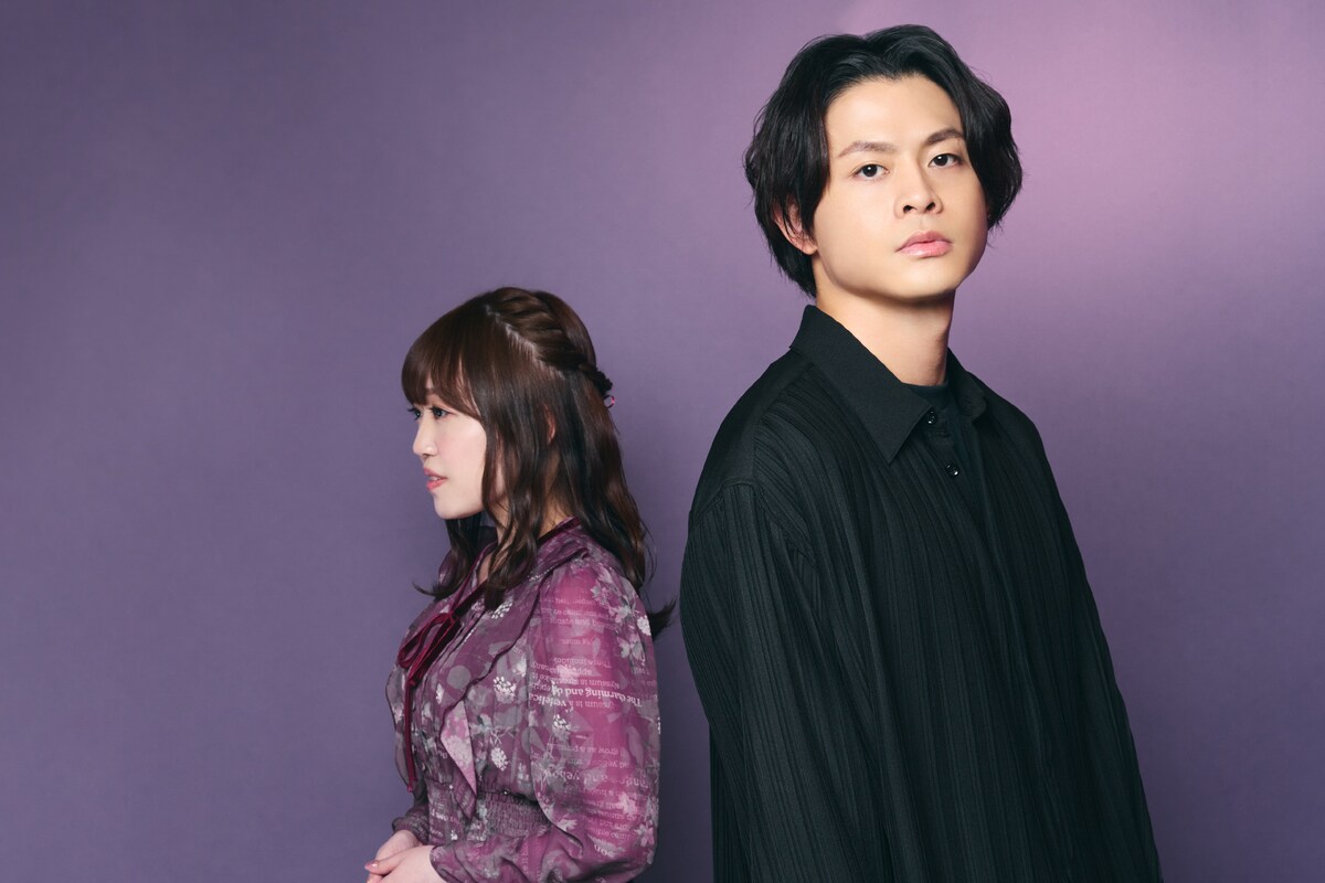 左から久野美咲、石毛翔弥。