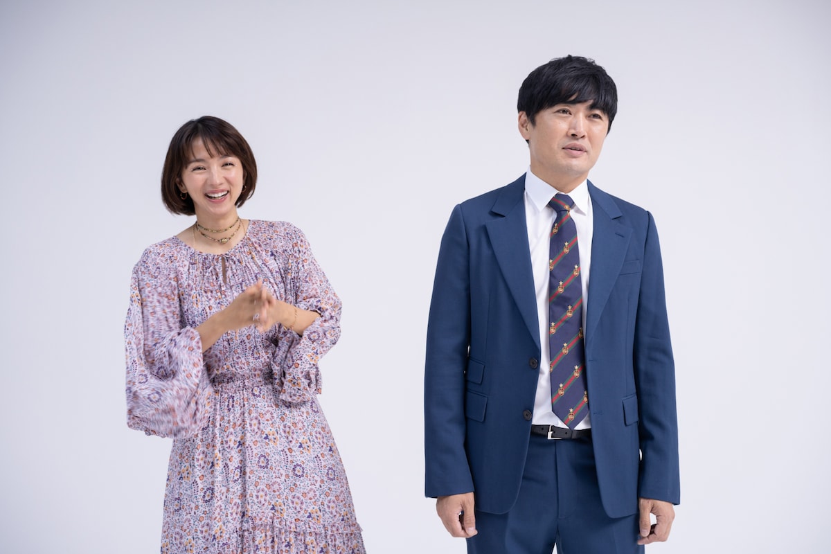 左から満島ひかり、劇団ひとり。