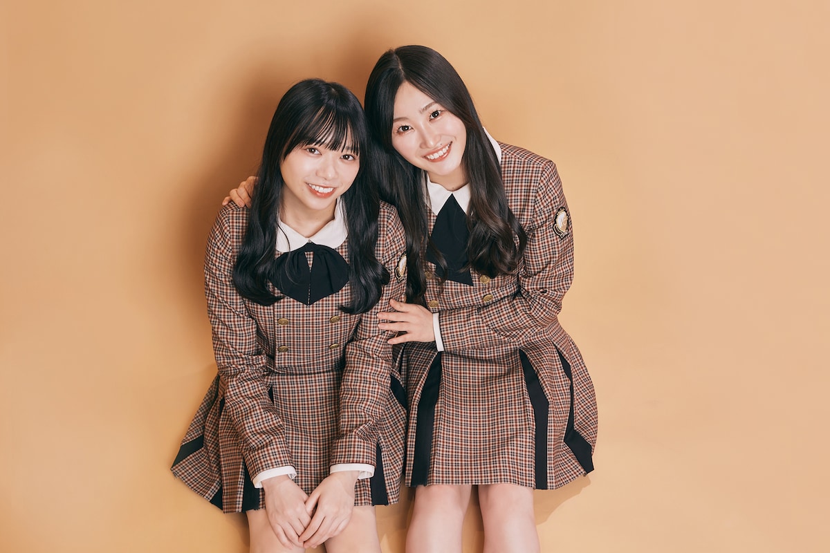 左から山口陽世、潮紗理菜。