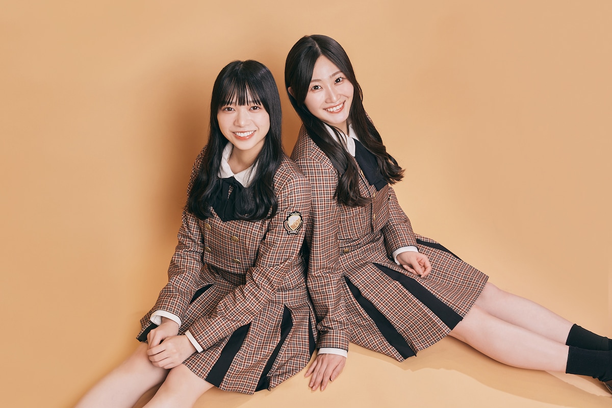 左から山口陽世、潮紗理菜。