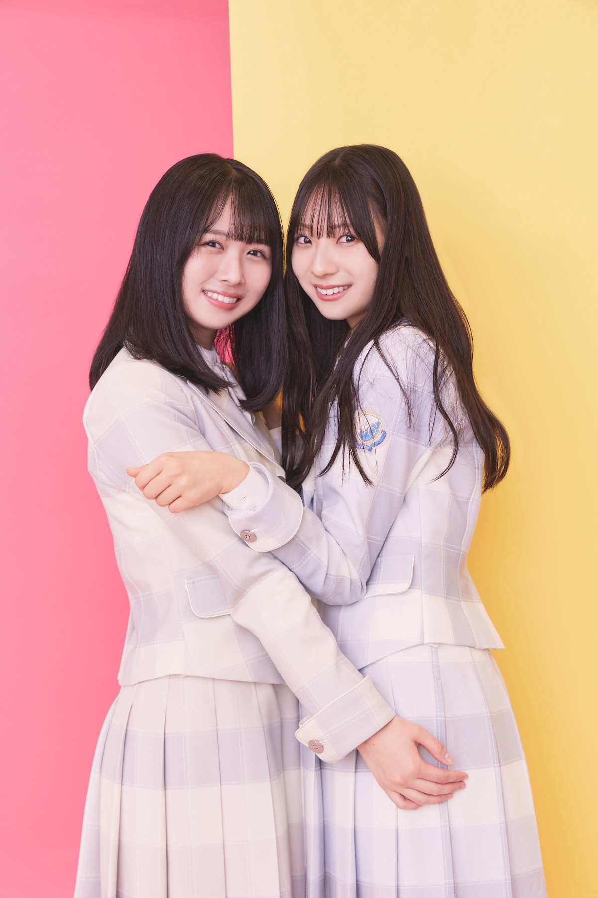 左から上村ひなの、宮地すみれ。