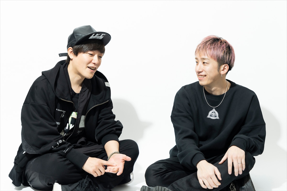 左からIKE、KENJI03。