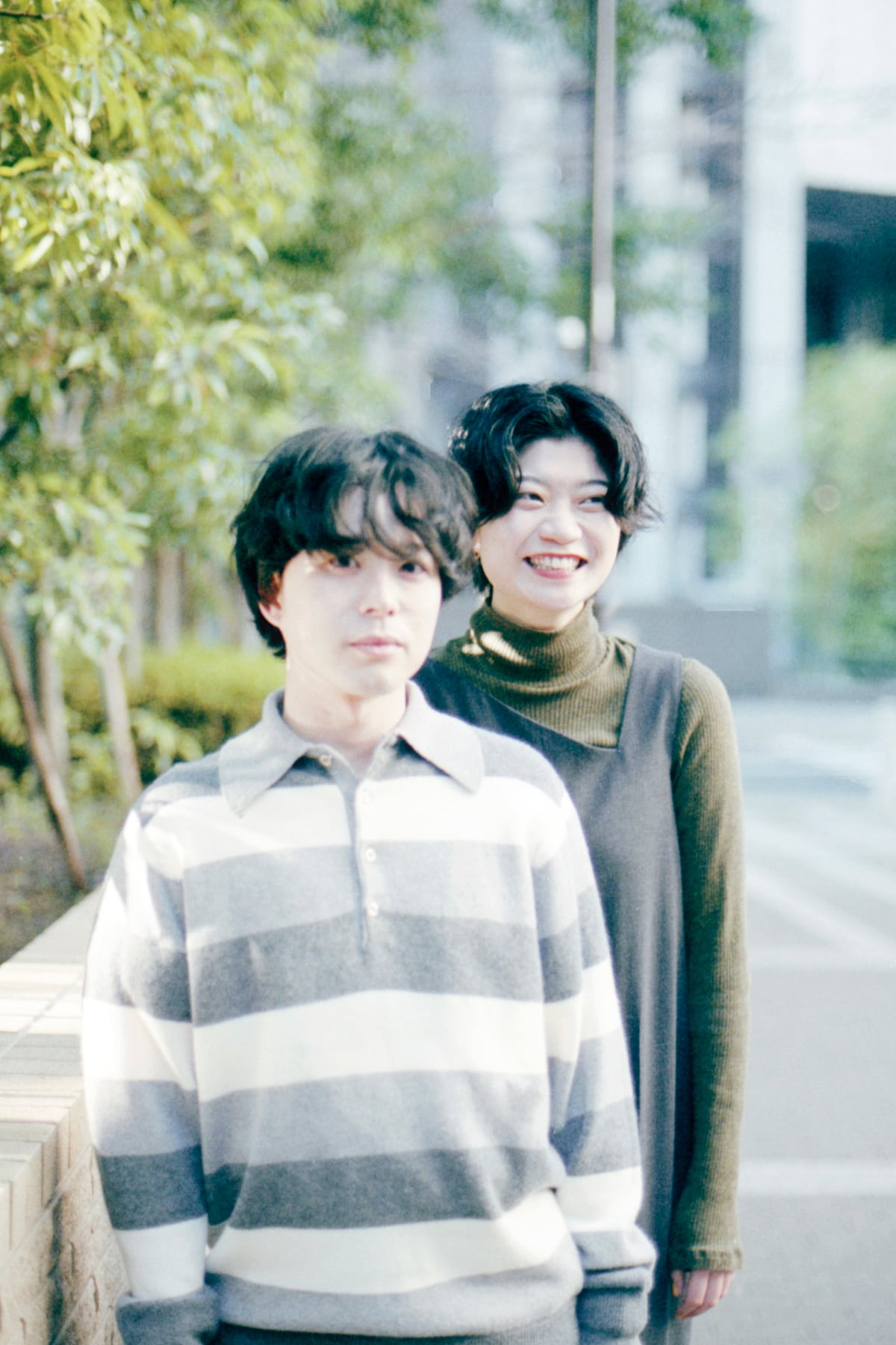 左から福富優樹（G）、畳野彩加（Vo, G）。