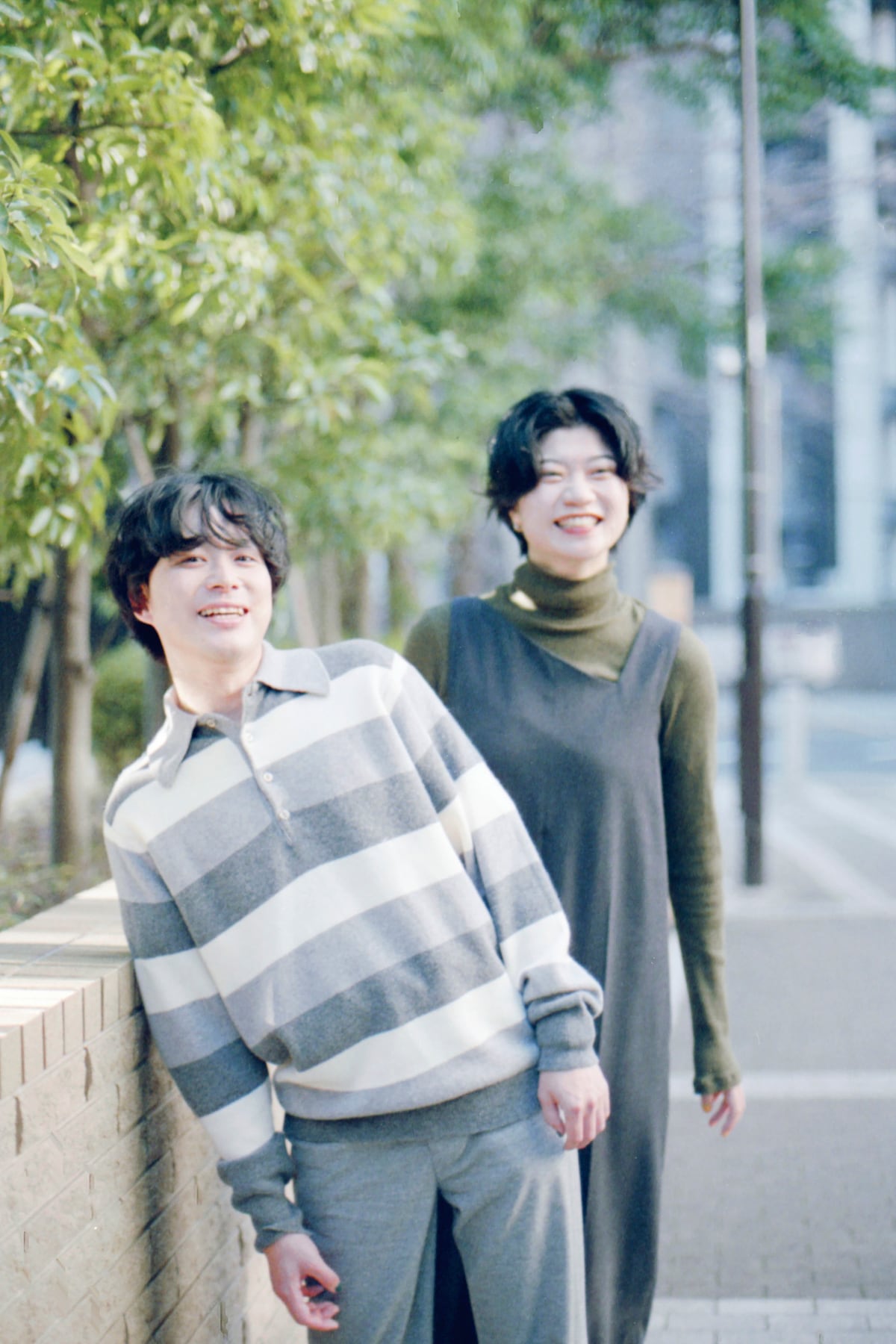 左から福富優樹（G）、畳野彩加（Vo, G）。