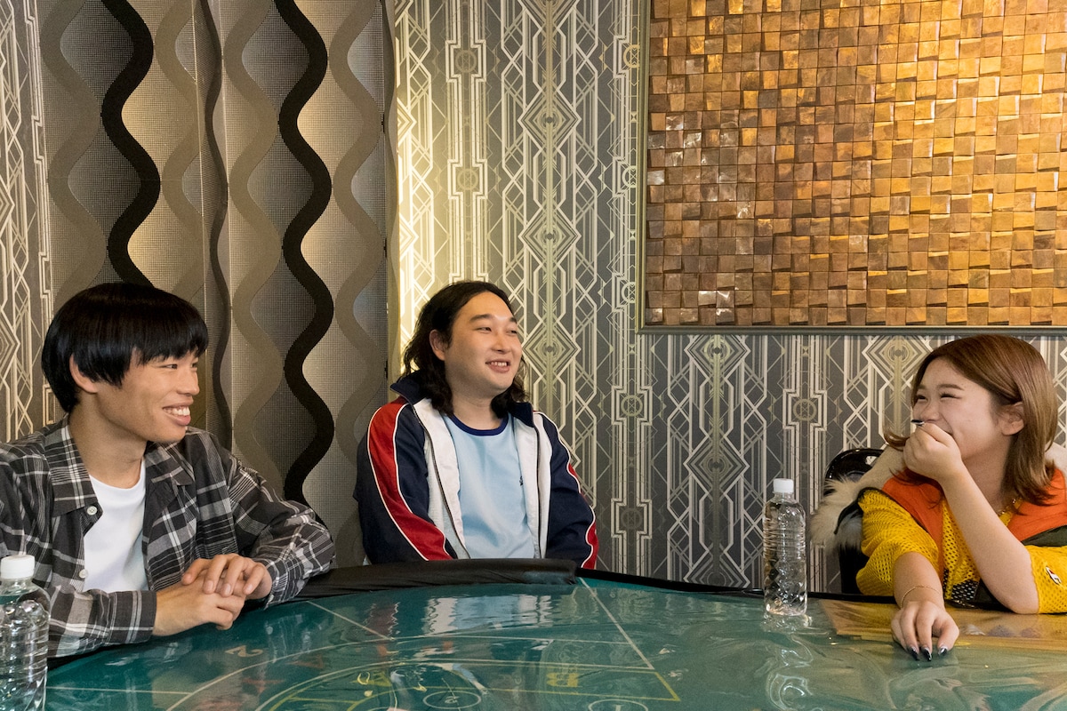 左からかが屋、中島結音