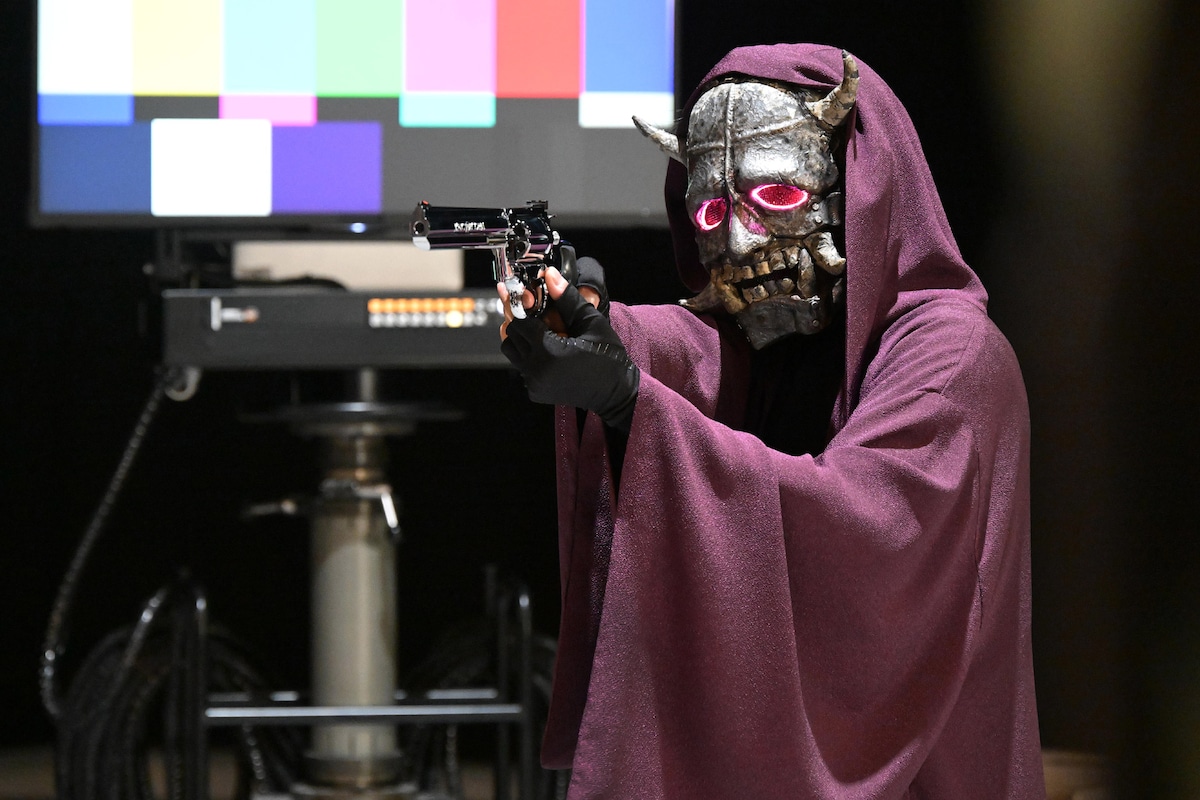 ドラマ「放送局占拠」場面写真