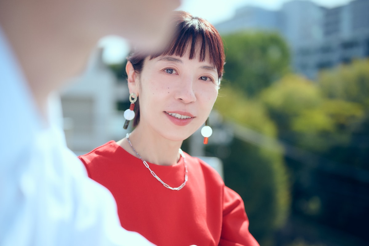 佐野遊穂（Vo, Harmonica）