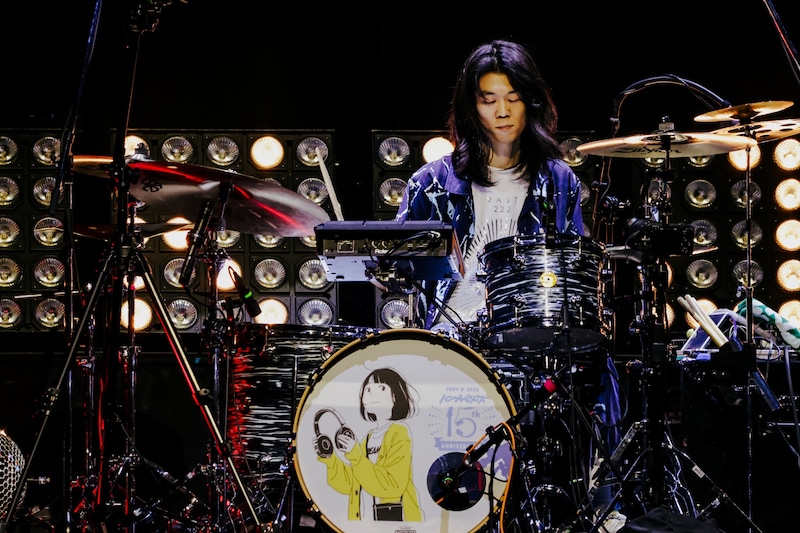 木島（Dr）（撮影：松本いづみ）