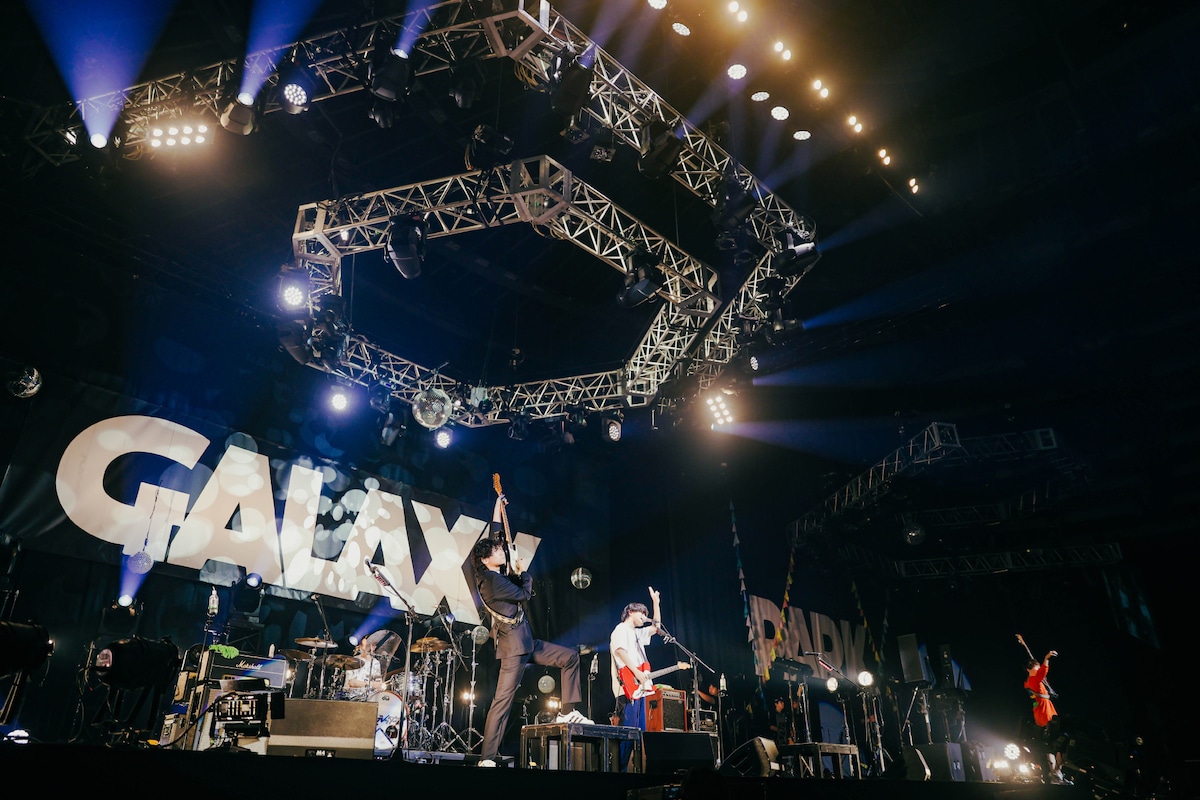 ハンブレッダーズのライブの様子。（撮影：松本いづみ）