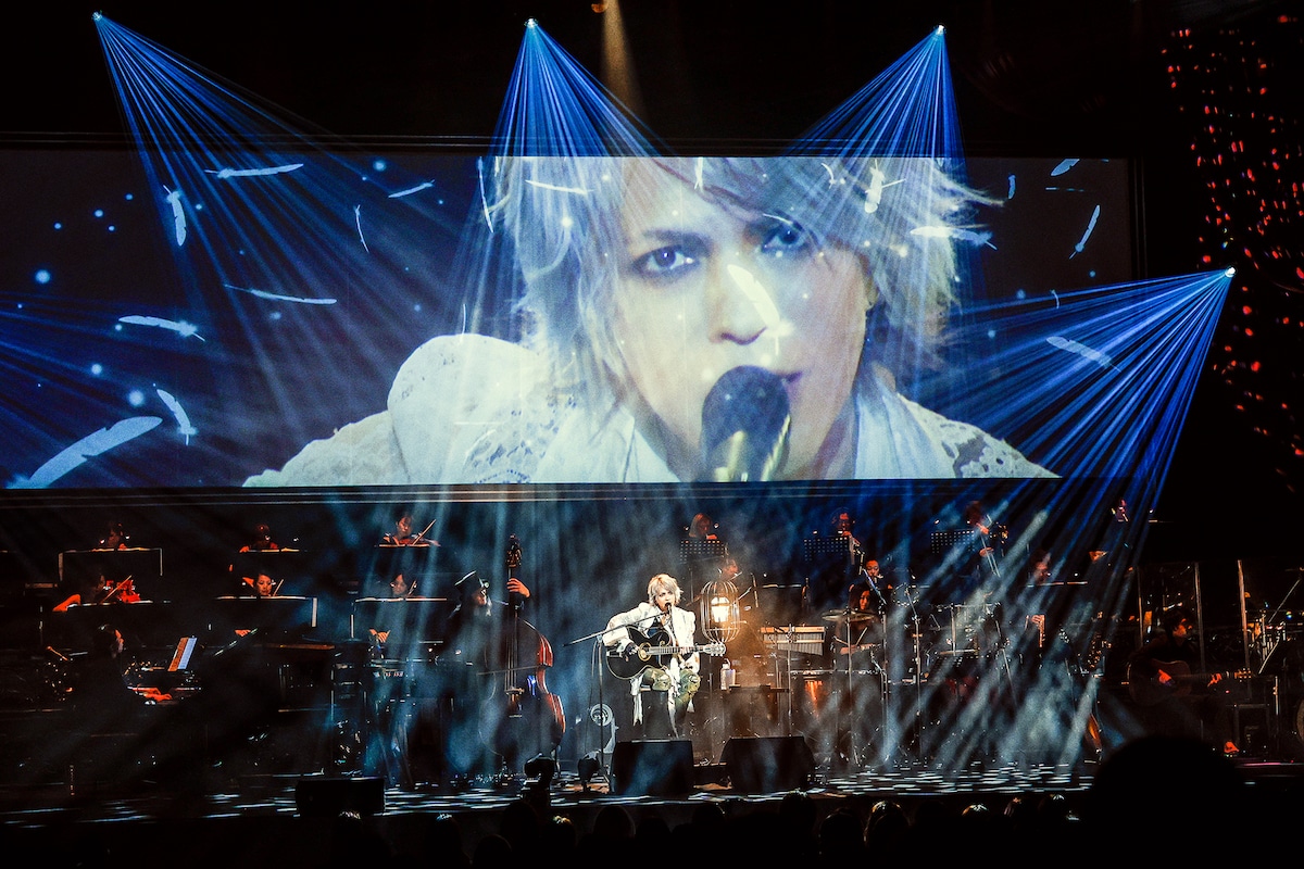 「20th Orchestra Tour HYDE ROENTGEN 2021」東京・中野サンプラザホール公演の様子。（撮影：岡田貴之）