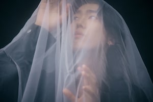 idom「EDEN」インタビュー｜コロナ禍の喪失を経て音楽の道へ、異色の経歴持つ新人が“楽園”に込めたメッセージ