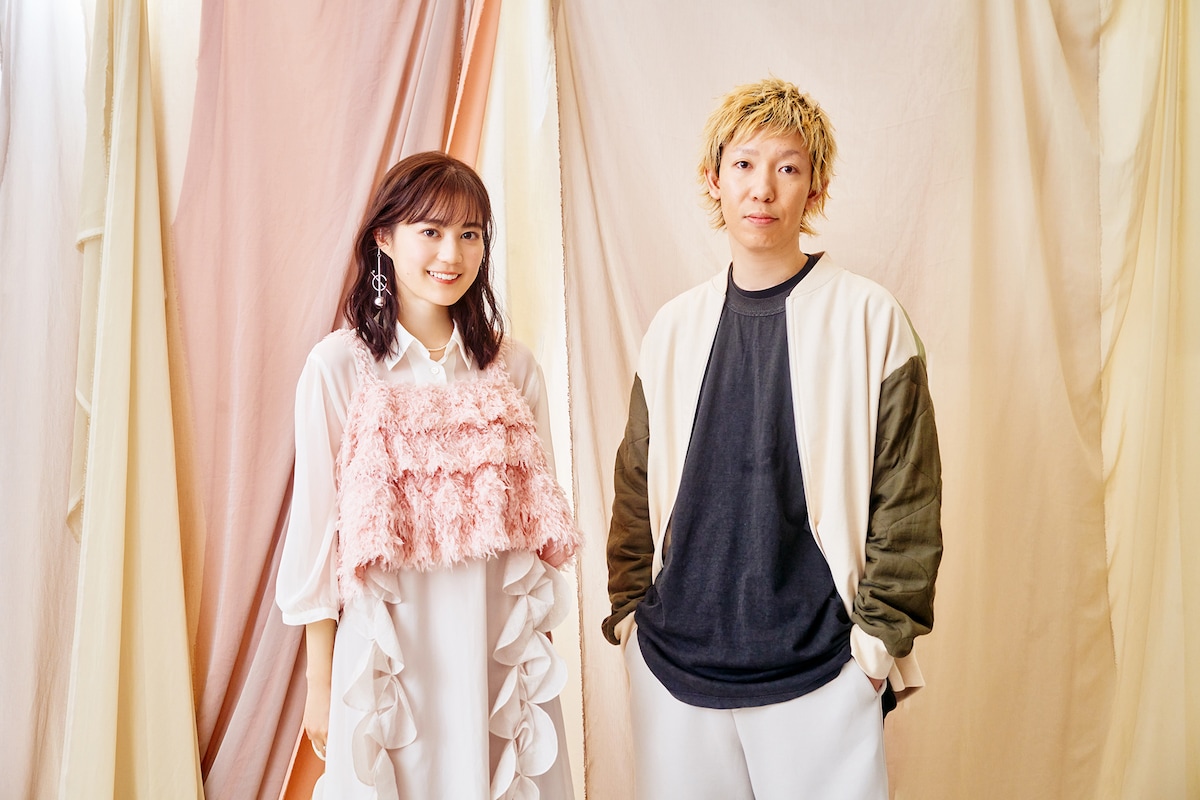 左から生田絵梨花、柳沢亮太。