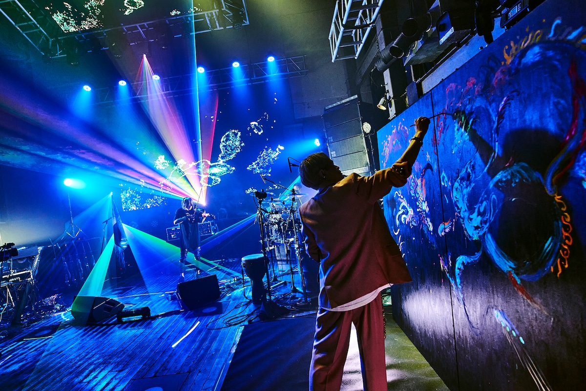 「SUGIZO VS INORAN PRESENTS BEST BOUT～L 2/5～」より。