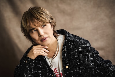 井上ヨシマサ｜職業作家40周年アルバム「Y-POP」に見られるヒットメイカーの真髄