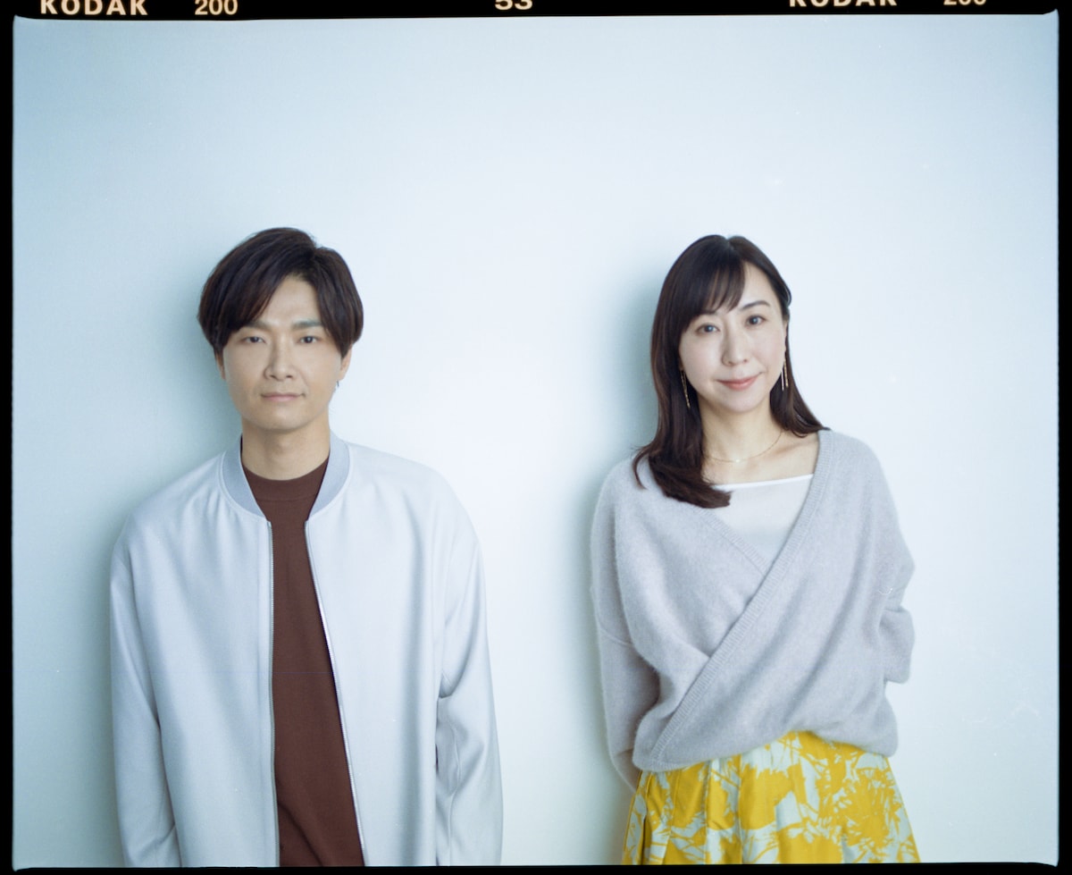 左から井上芳雄、コトリンゴ。