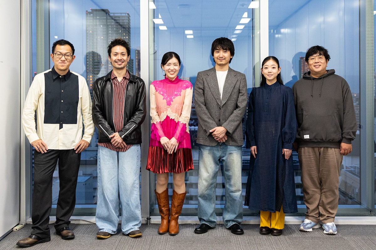 左から上田誠、金丸慎太郎、呉城久美、金子大地、藤谷理子、諏訪雅。