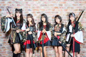 INUWASIメジャーデビューEP「RAIMEI」インタビュー|アイドル×ラウドロック×生バンドの可能性を押し広げる時