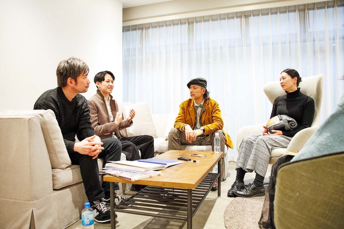 左から鈴木アツト、二條正士、石橋徹郎、佐乃美千子。