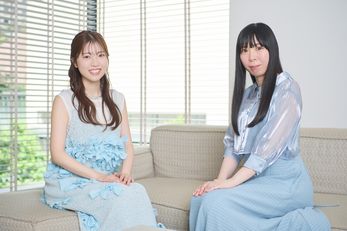 左から石原夏織、フワリ。