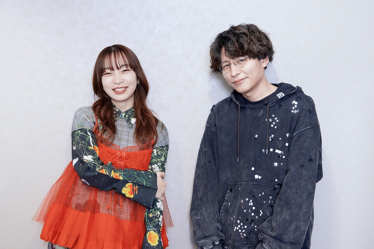 左からヒグチアイ、meiyo。