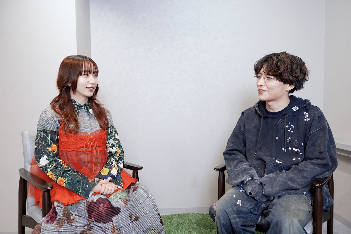 左からヒグチアイ、meiyo。