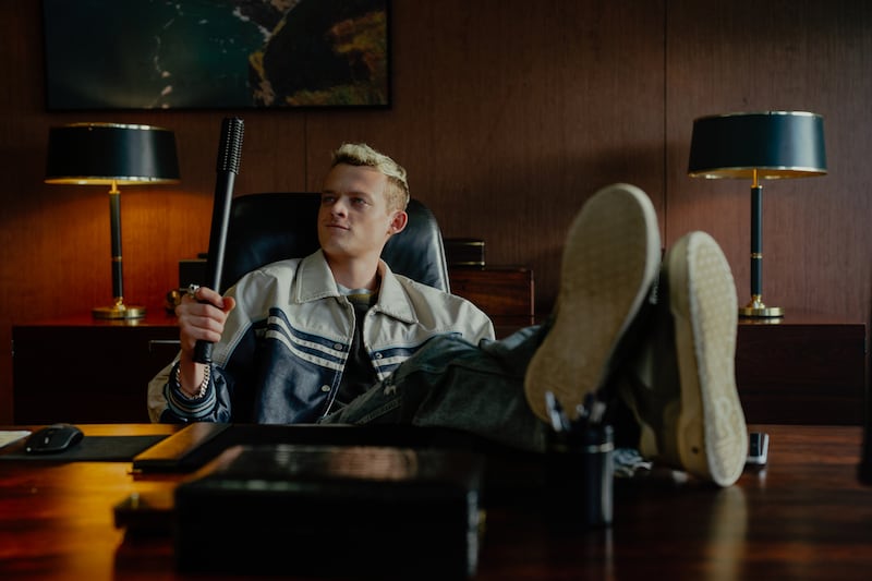 アンソン・ブーン演じるエディ・ハリガン