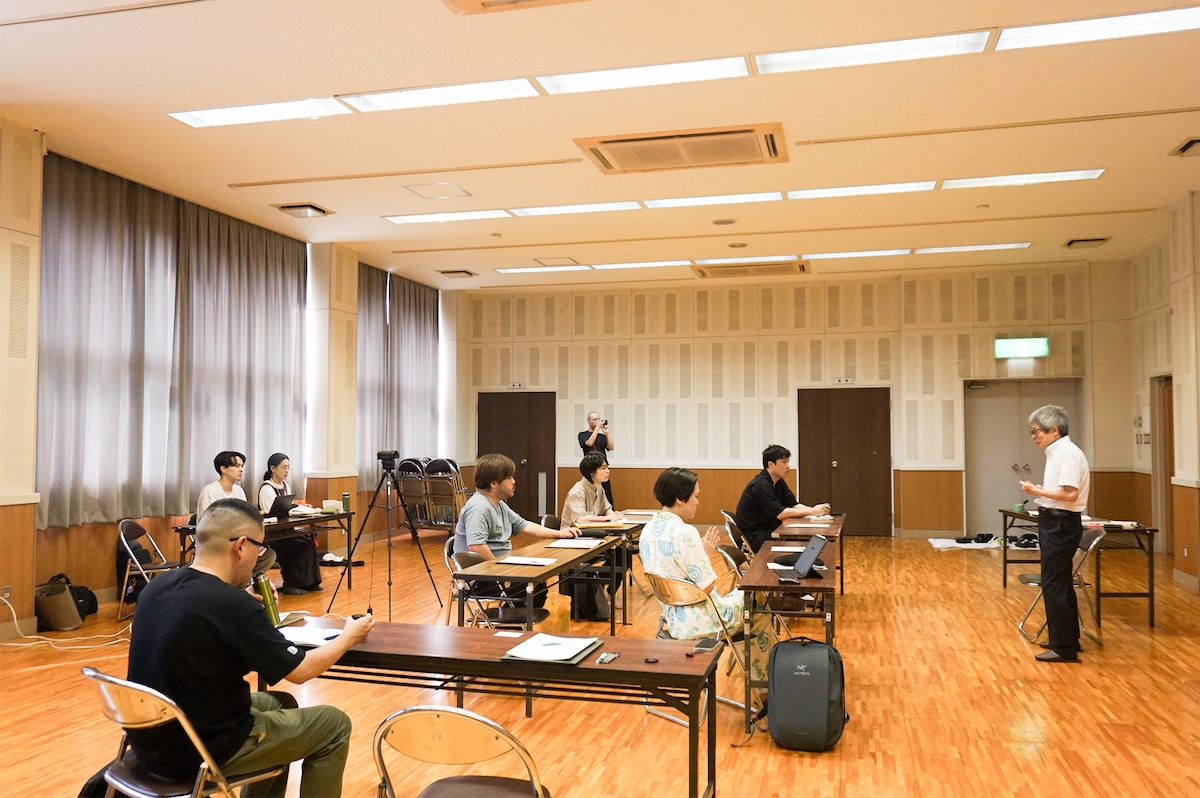 「無隣館インターナショナル」の講義の様子。