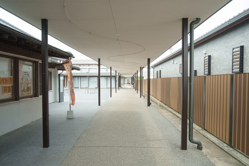 小高交流センター内、浮舟通りの様子。