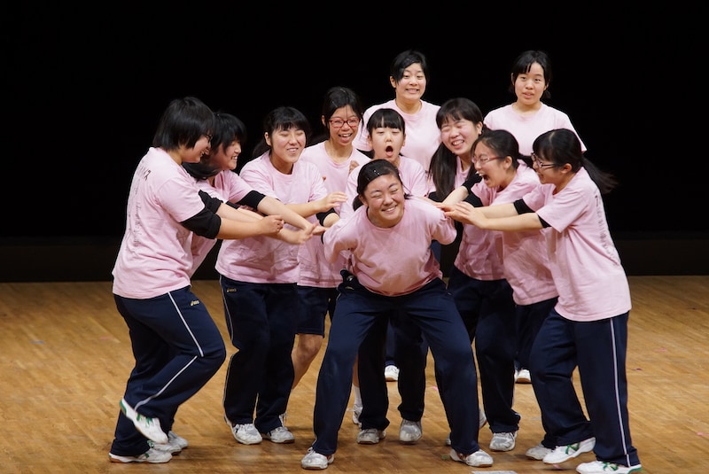 青森中央高校演劇部「ジンコちゃんの世界」より。(撮影:西澤勝)