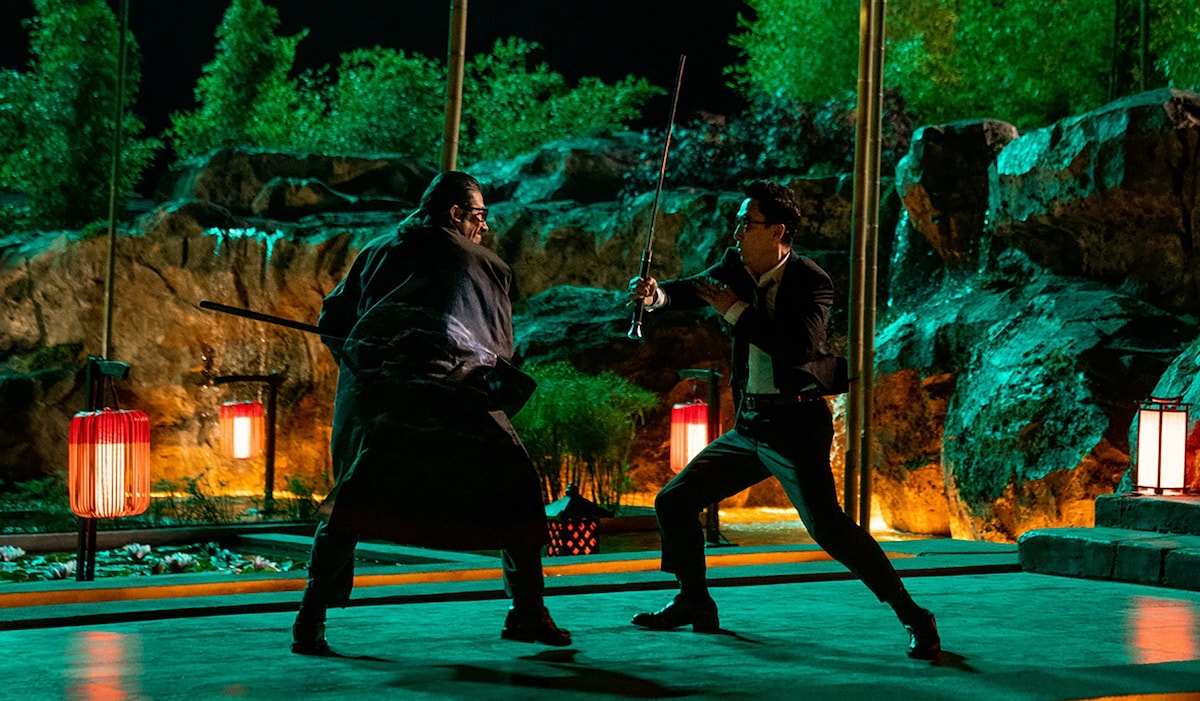 「ジョン・ウィック：コンセクエンス」より、シマヅ（左）とケイン（右）の一騎打ち。