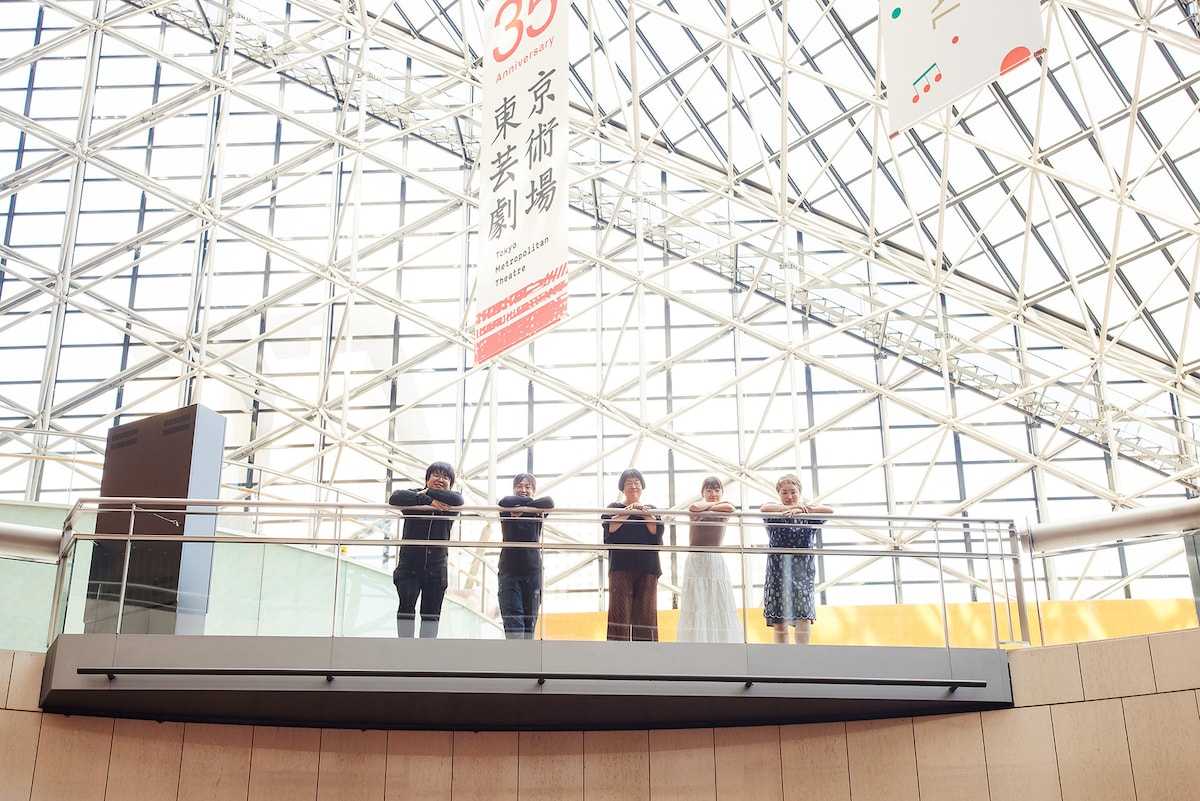 左から行方太一、松島千裕、内藤美奈子、黒田忍、吉田直美。