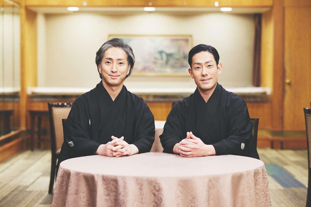 左から中村七之助、中村勘九郎。