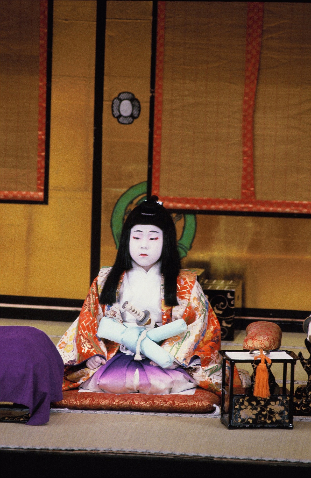 「伽羅先代萩」(1990年、歌舞伎座)より、尾上松也扮する鶴千代。©松竹