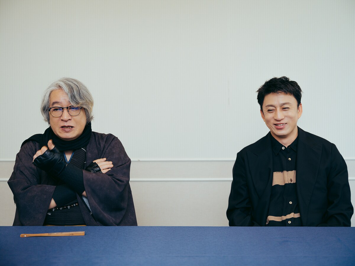 左から京極夏彦、松本幸四郎。