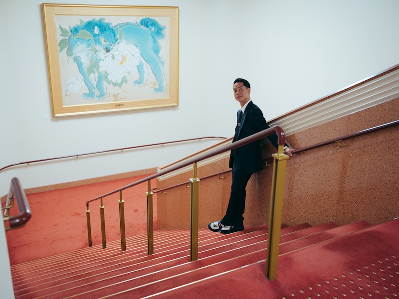 2階から1階に下る、東側の階段での1枚。