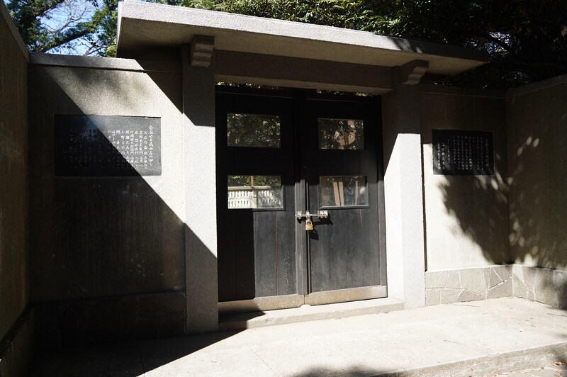 切腹した場所は、ガラス越しに見学可能。