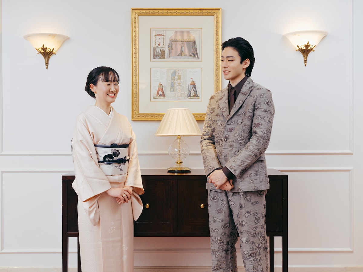 左から永井紗耶子、市川染五郎。