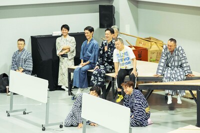 「野田版 研辰の討たれ」稽古の様子。