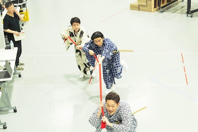 「野田版 研辰の討たれ」稽古の様子。