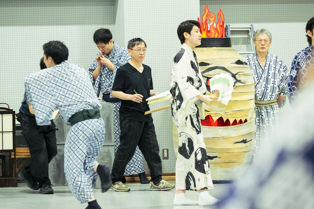 「野田版 研辰の討たれ」稽古の様子。