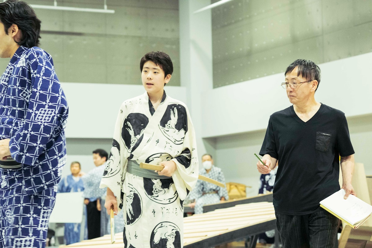 「野田版 研辰の討たれ」稽古の様子。