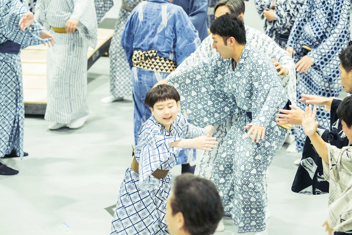 「野田版 研辰の討たれ」稽古の様子。