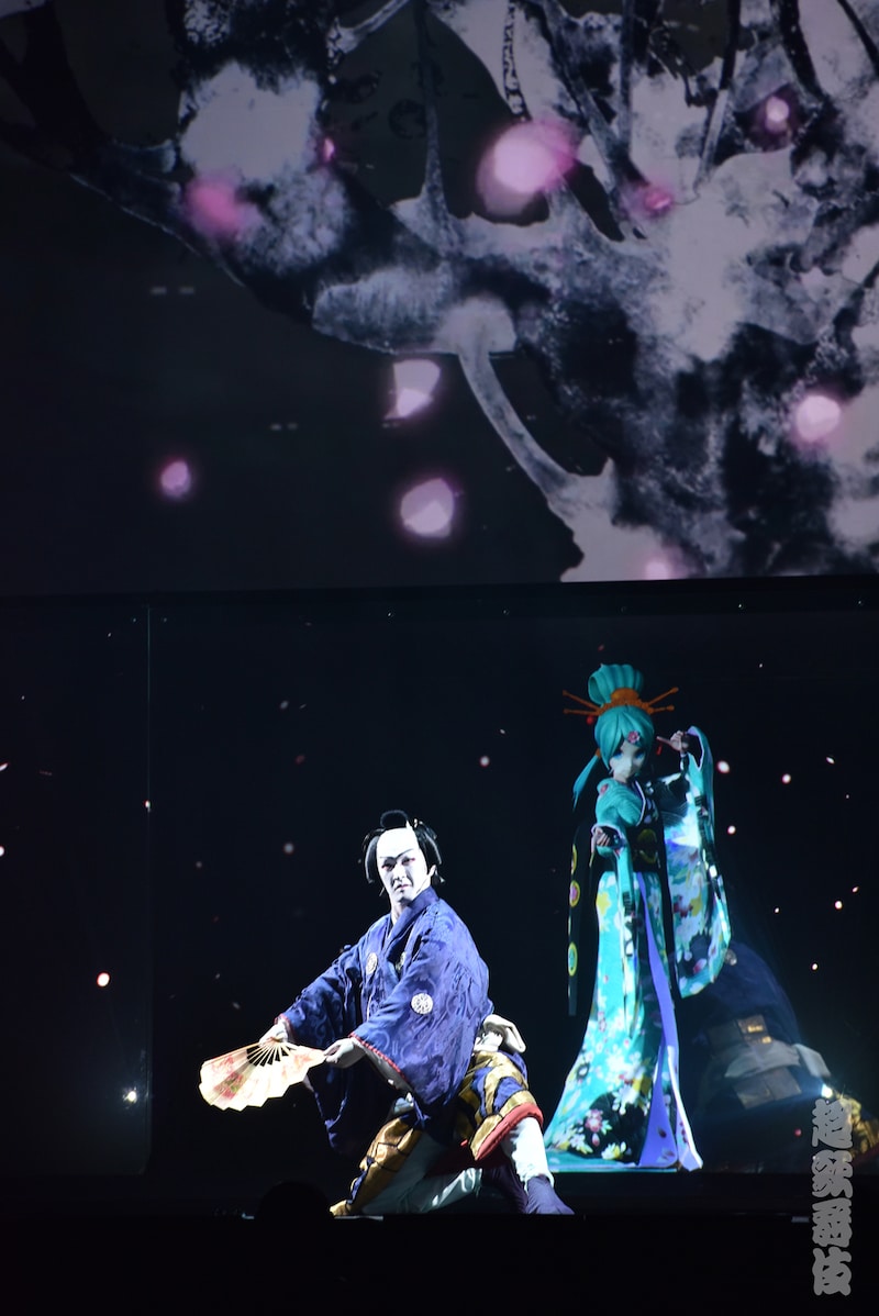 超歌舞伎 Supported by NTT「今昔饗宴千本桜」（2016年）より。