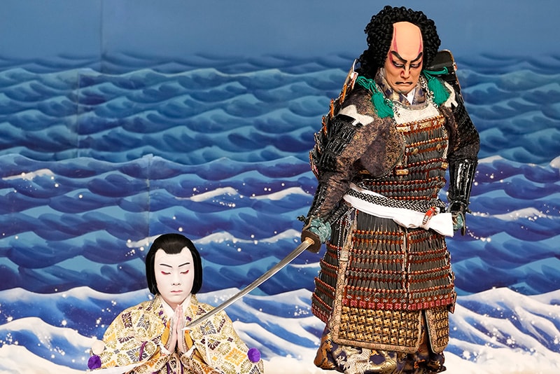 「猿若祭二月大歌舞伎」夜の部、「一谷嫩軍記 陣門・組打」より。©松竹