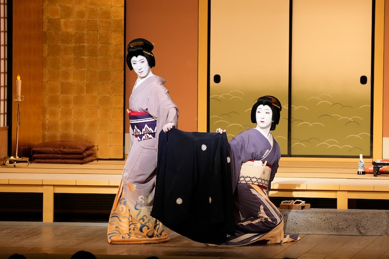 「猿若祭二月大歌舞伎」夜の部、「梅ごよみ」より。©松竹