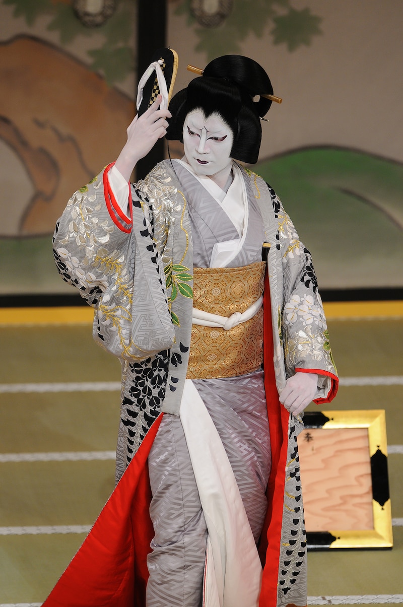 「加賀見山再岩藤」（2013年、歌舞伎座）より。尾上松緑演じる局岩藤の霊。 ©︎松竹