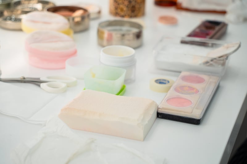 尾上右近の化粧道具。