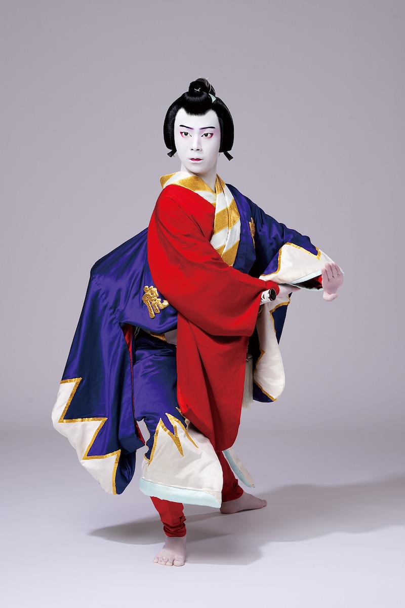 「鬼一法眼三略巻 菊畑」より、尾上左近扮する虎蔵。 ©松竹